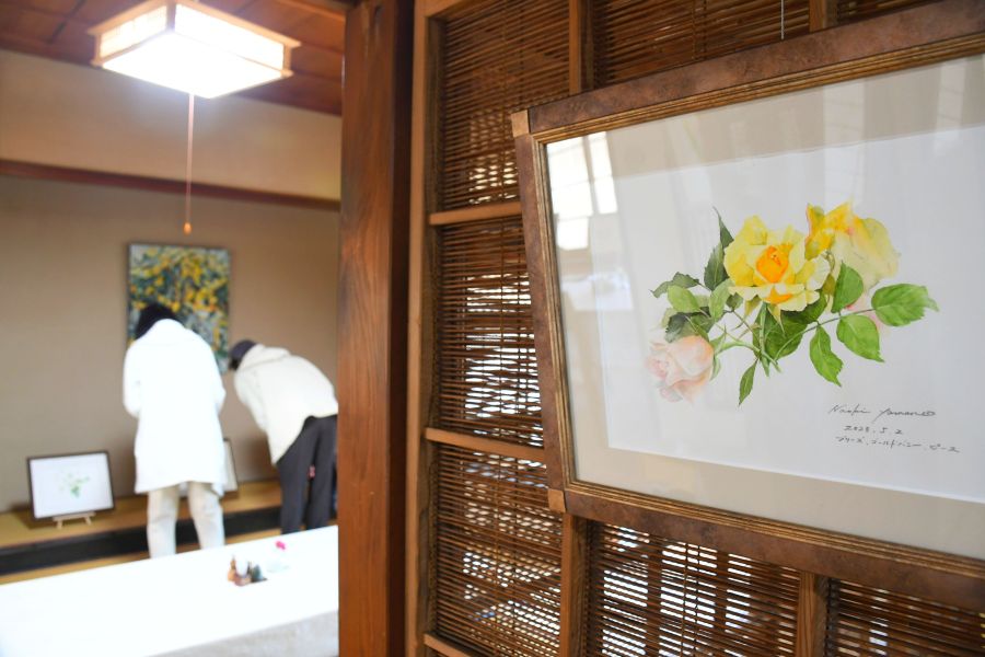 花や風景描いた水彩画彩る 四辻の齋嘉で18日まで山野直樹さん個展