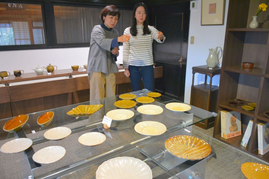 現代の暮らしに合った陶器彩る─笠原良子さん群馬で初個展 水差しや皿