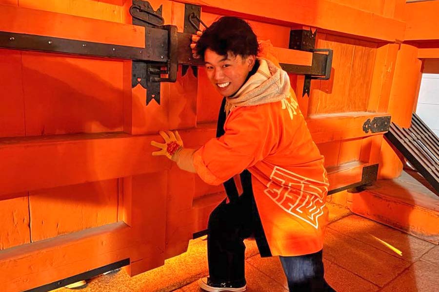 総本社の開門神事に参加 兵庫・西宮神社 桐生の二番福・神山真之介さん