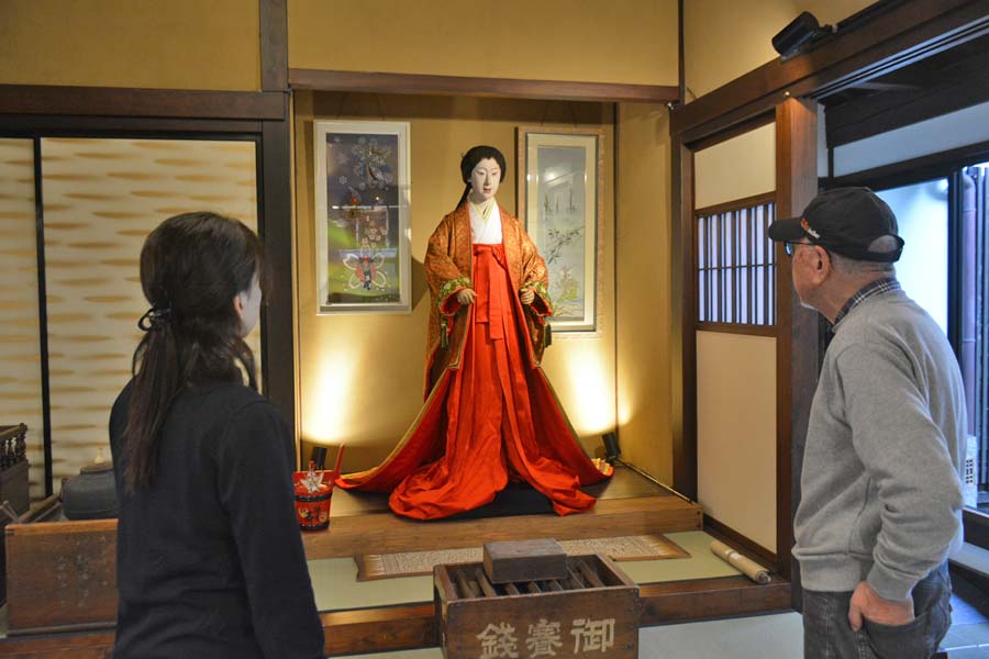 愛らしい動物のペン画中心に 伊東屋珈琲2号店で唐澤さん個展 | 桐生