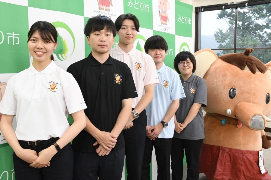 新たな挑戦〟へ思い込め 今年もクールビズポロシャツ販売 みどり市が