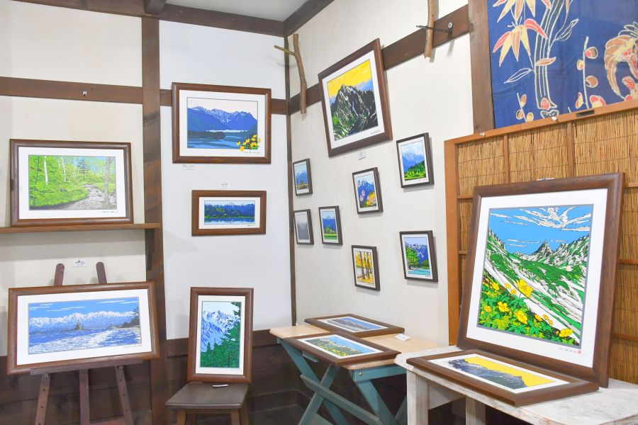 北アルプスの山色鮮やかに 風土記であさのたかおさん版画作品展 | 桐生  