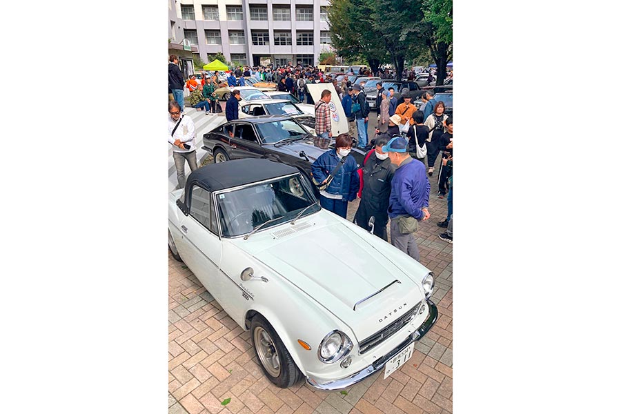 自動車 写真集 クラシックカーズ 希少 人も車も最大規模 旧車・希少車、群大にずらり 名車350台集結、2万