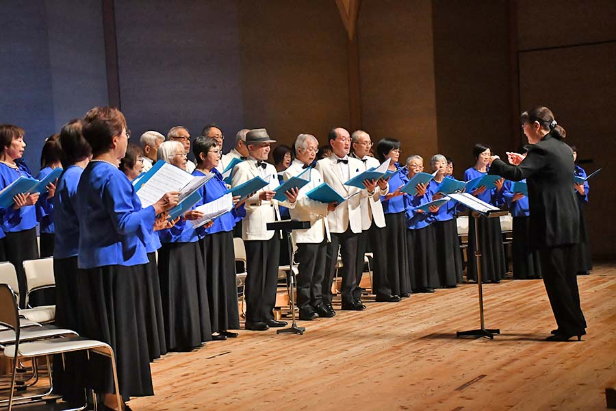 旅の記憶たどり心象描いて 栗原博子さん油彩画18点展示 gc