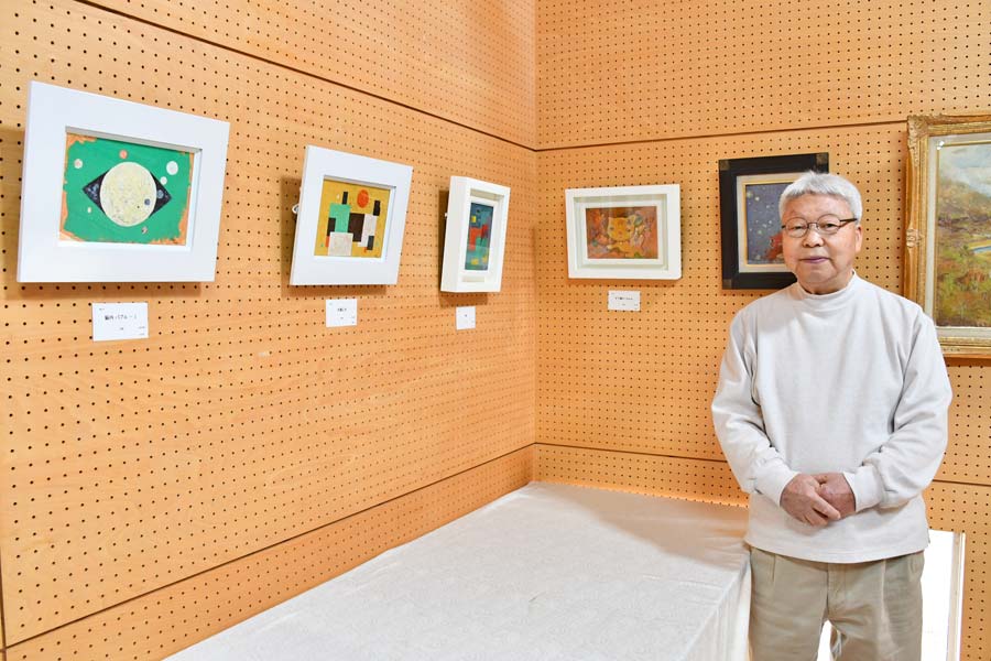 花や妙義山、猫描いた油絵も 太田の佐藤進さん、喜寿記念にねこの時計