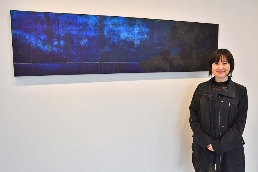 ブルーモーメントに青い絵楽しんで 日本画家の池山れいさん個展 パンセ