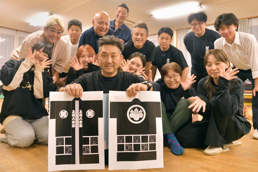 揃いの仕度〟で楽しもう！ 本五「市松やぐら」でオリジナル「市松半纏
