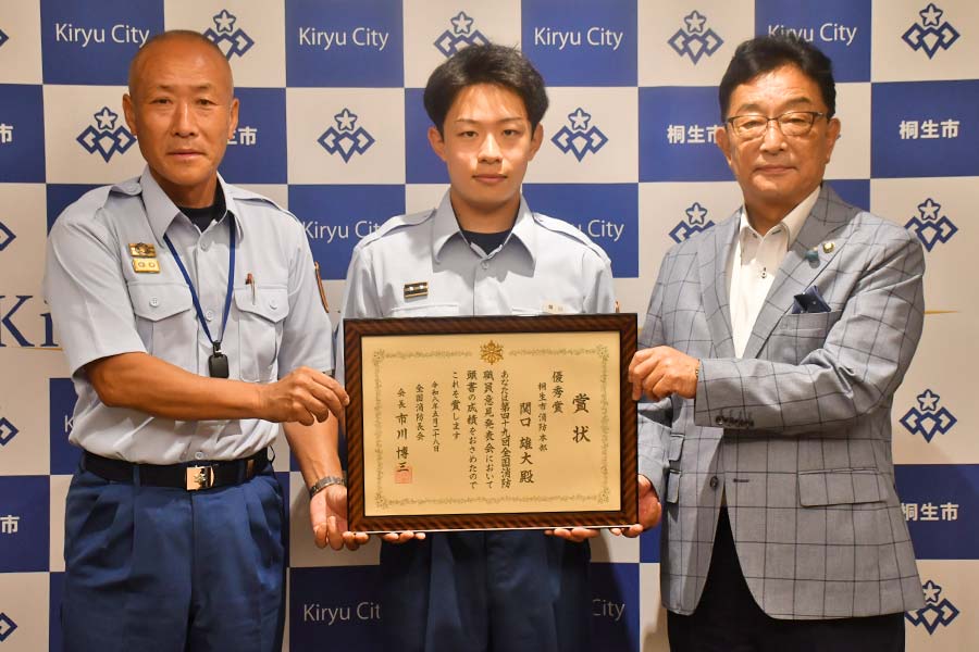 愛らしい動物のペン画中心に 伊東屋珈琲2号店で唐澤さん個展 | 桐生