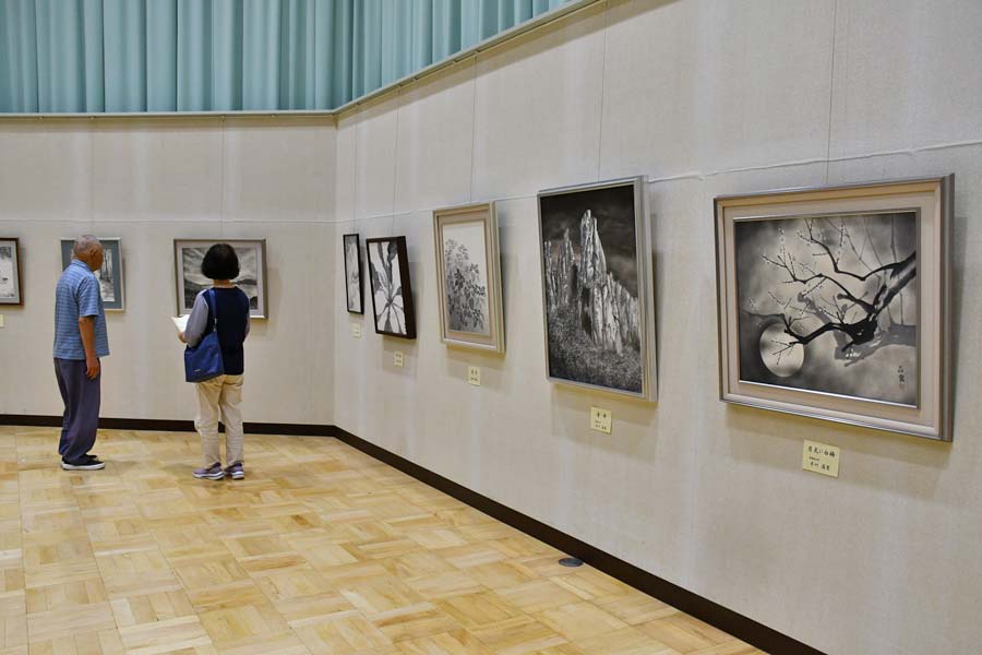 古民家・四辻の齋嘉で野崎遊河童さん陶芸展 25～30日 | 桐生タイムス