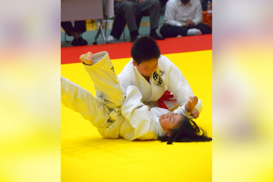 柔道でも熱戦 団体戦は桐生Aが制す 最優秀技能賞は佐藤来香 ─ 桐生市