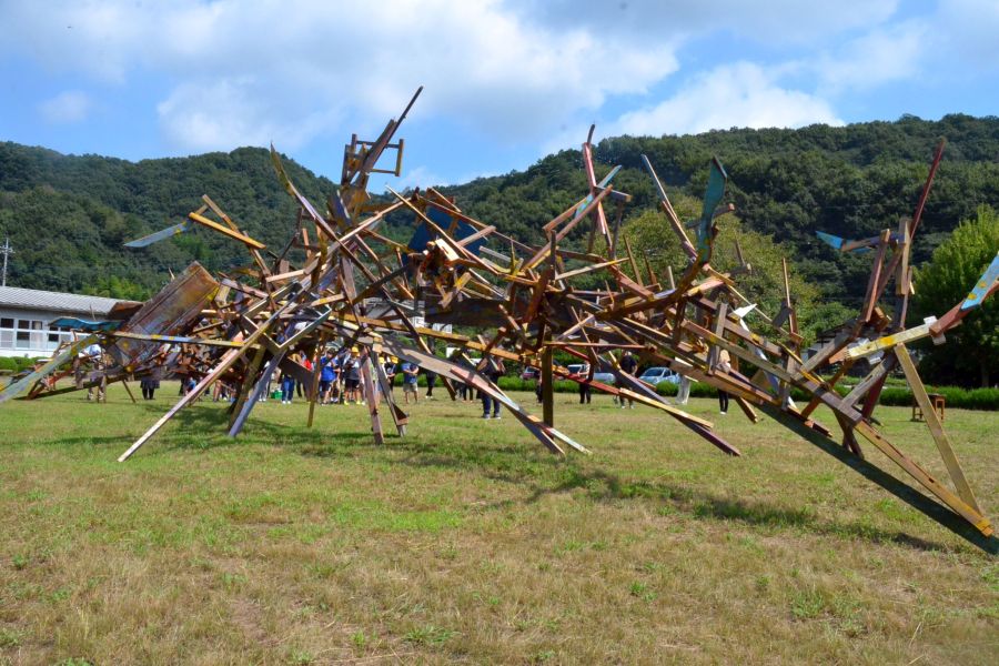 芸術作品と共に街を知ろう 29日まで名草地区でアシカガアートクロス