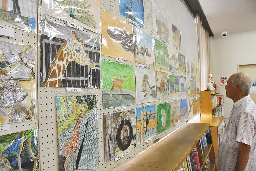 愛らしい動物のペン画中心に 伊東屋珈琲2号店で唐澤さん個展 | 桐生