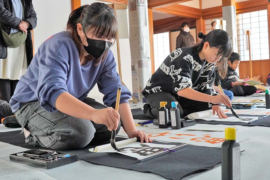 30日まで唐澤龍彦作品展 愛らしい動物イラスト36点展示 伊東屋珈琲